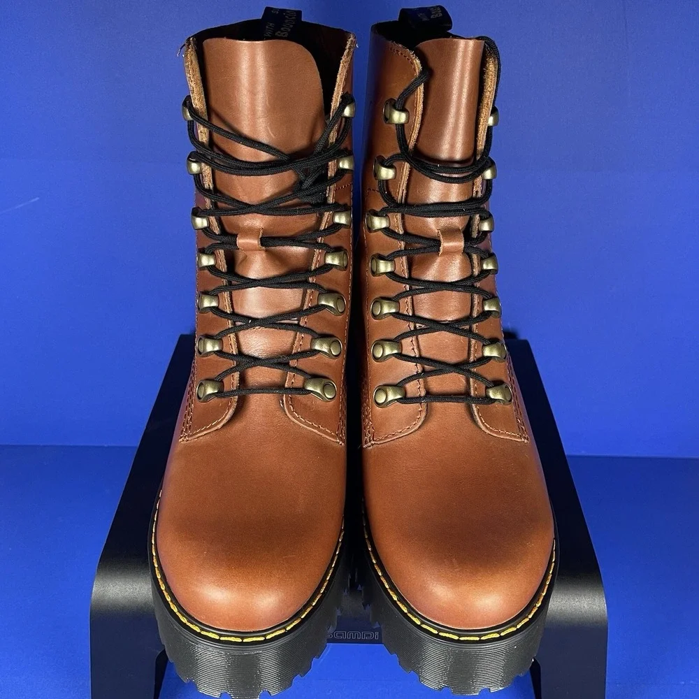 Dr. Martens Leona Heeled Tan Saddle Leather Womens Size 10 42 Lace Up Ankle Boot